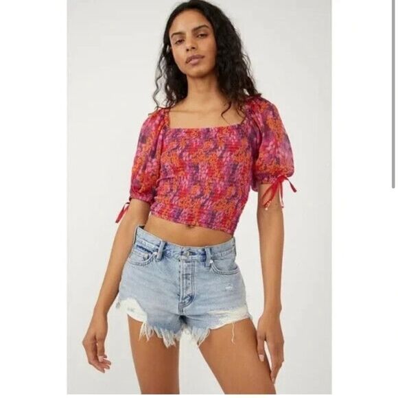 Free People Back On Elbow Puff Sleeve Cropped Top in Pink Floral, Medium NWT - Picture 1 of 12